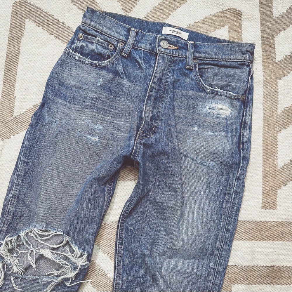 MOUSSY Vintage high rise distressed Jean straight leg 26